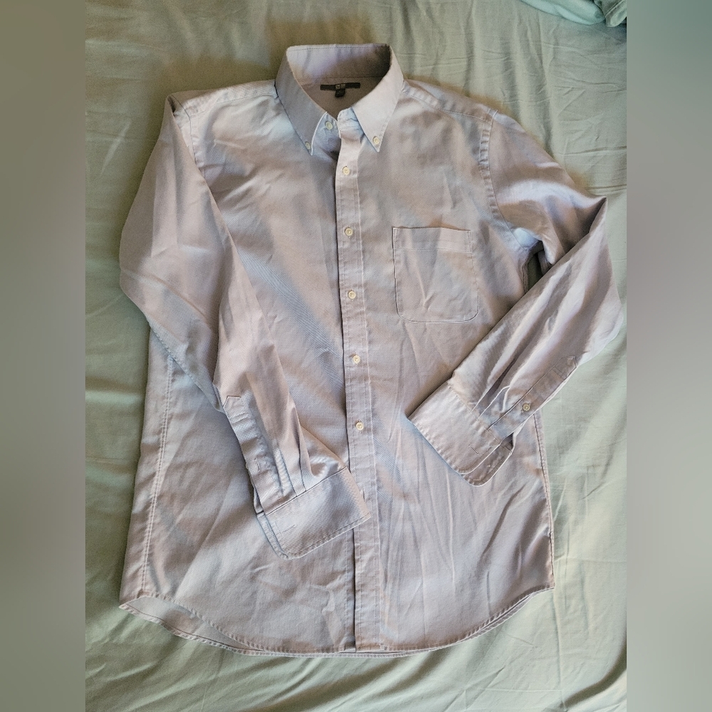 Uniqlo Long Sleeve Button Up Shirt, Light Blue Size Medium